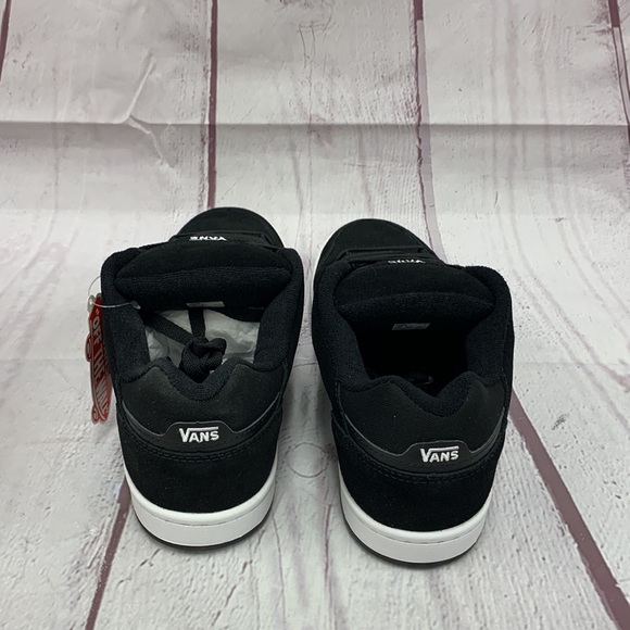 Vans Docket Suede Skate Shoe Size 10 Men NWT - Picture 3 of 10